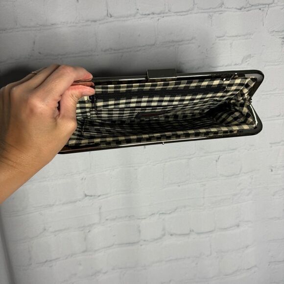 HOBO international red crinkle patent leather large kisslock clutch wallet - Picture 8 of 11